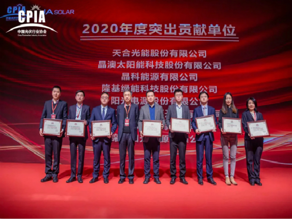 全體看過來！謝謝，謝謝！謝謝~